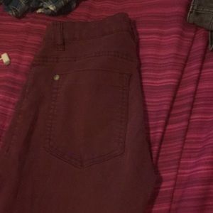 Maroon mid rise jeggings